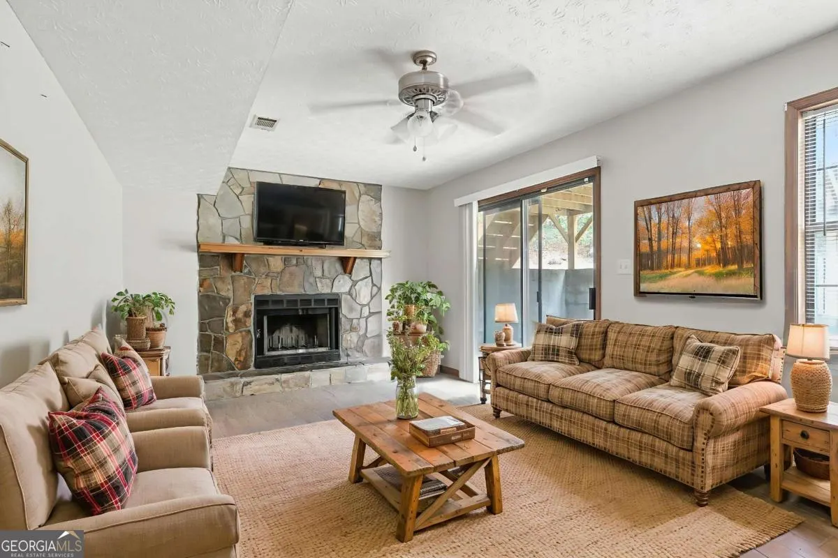 3480 Estate Lake Drive