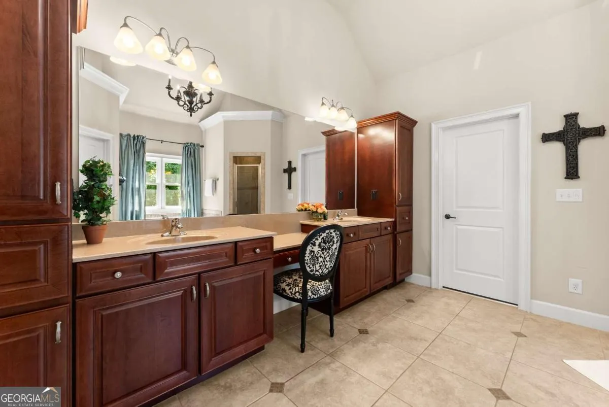 6155 Heritage Manor Drive