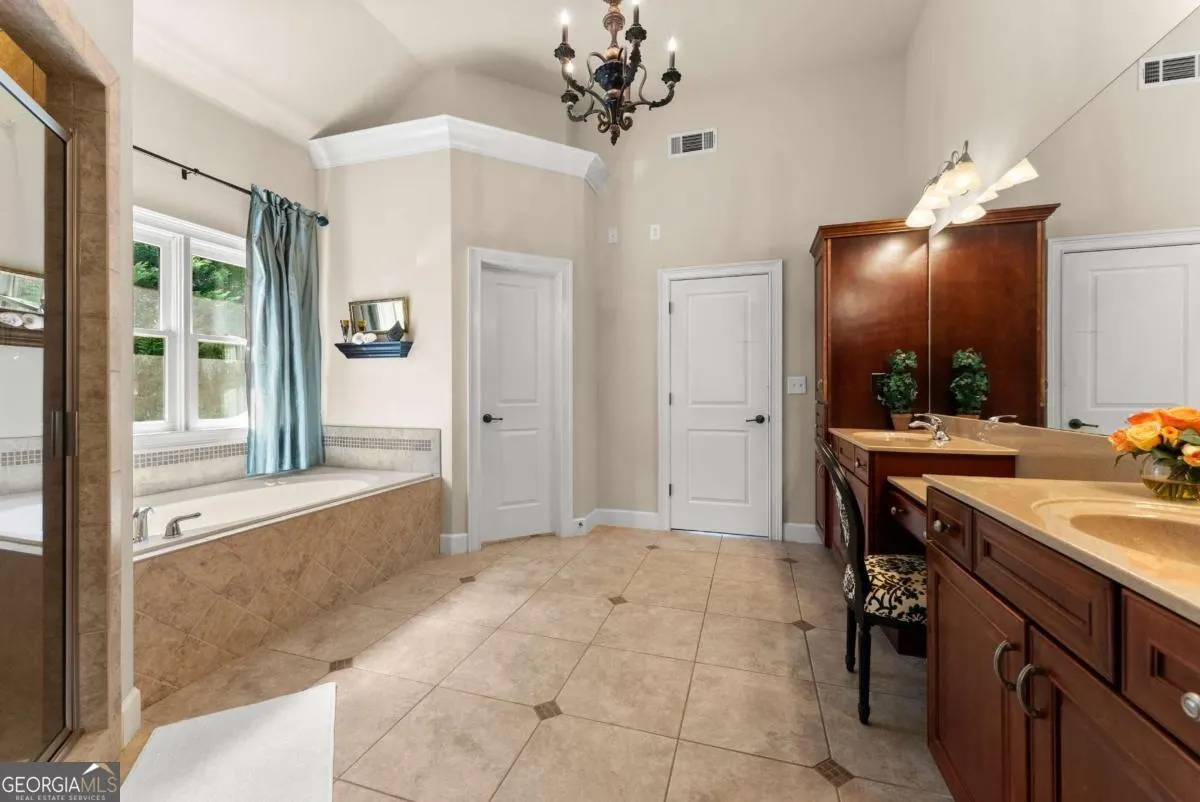 6155 Heritage Manor Drive