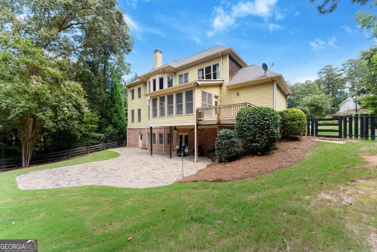 6155 Heritage Manor Drive