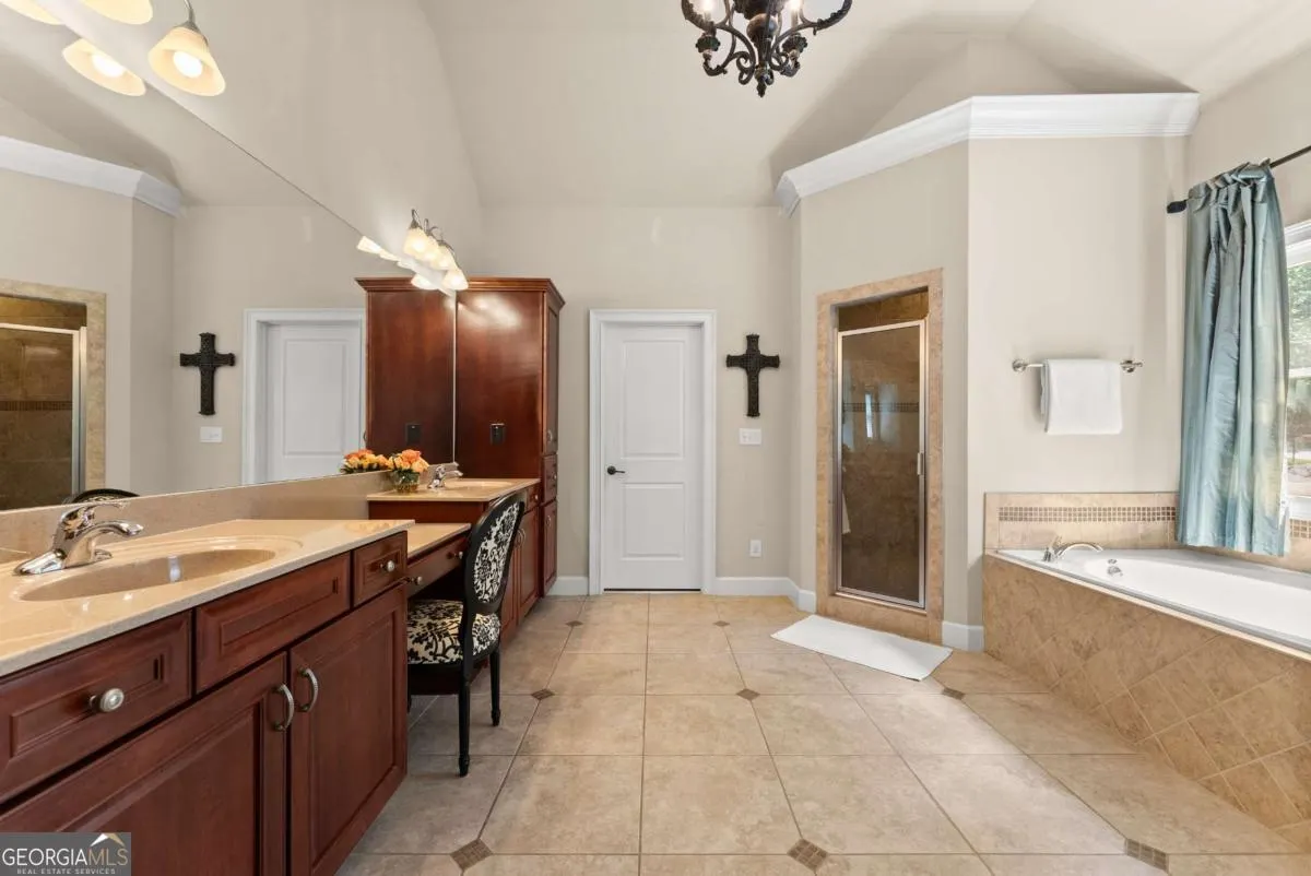 6155 Heritage Manor Drive