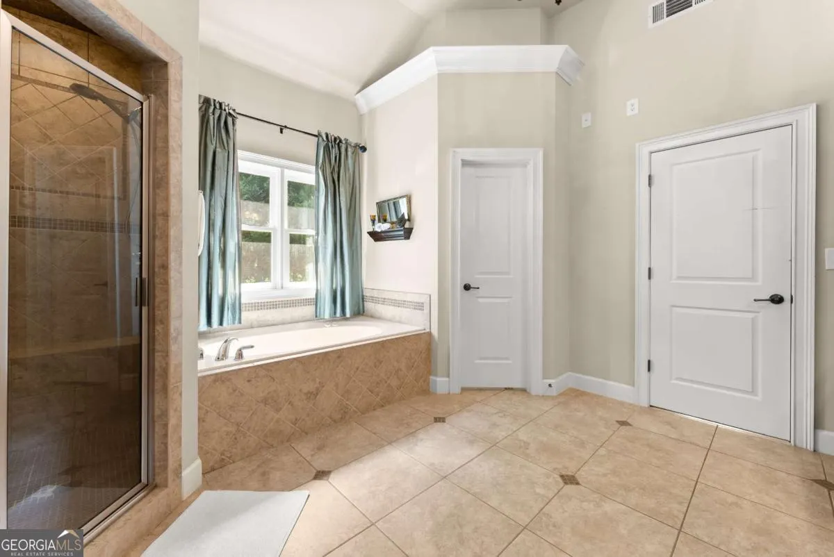 6155 Heritage Manor Drive