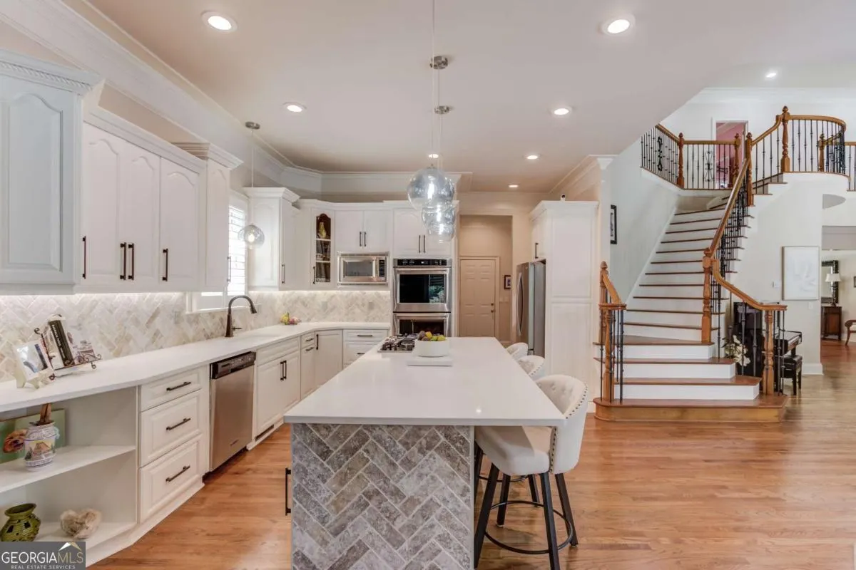 630 Greenview Terrace