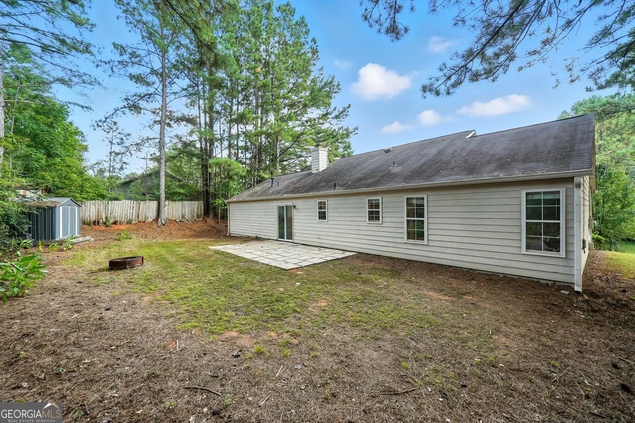 502 E Lake Court