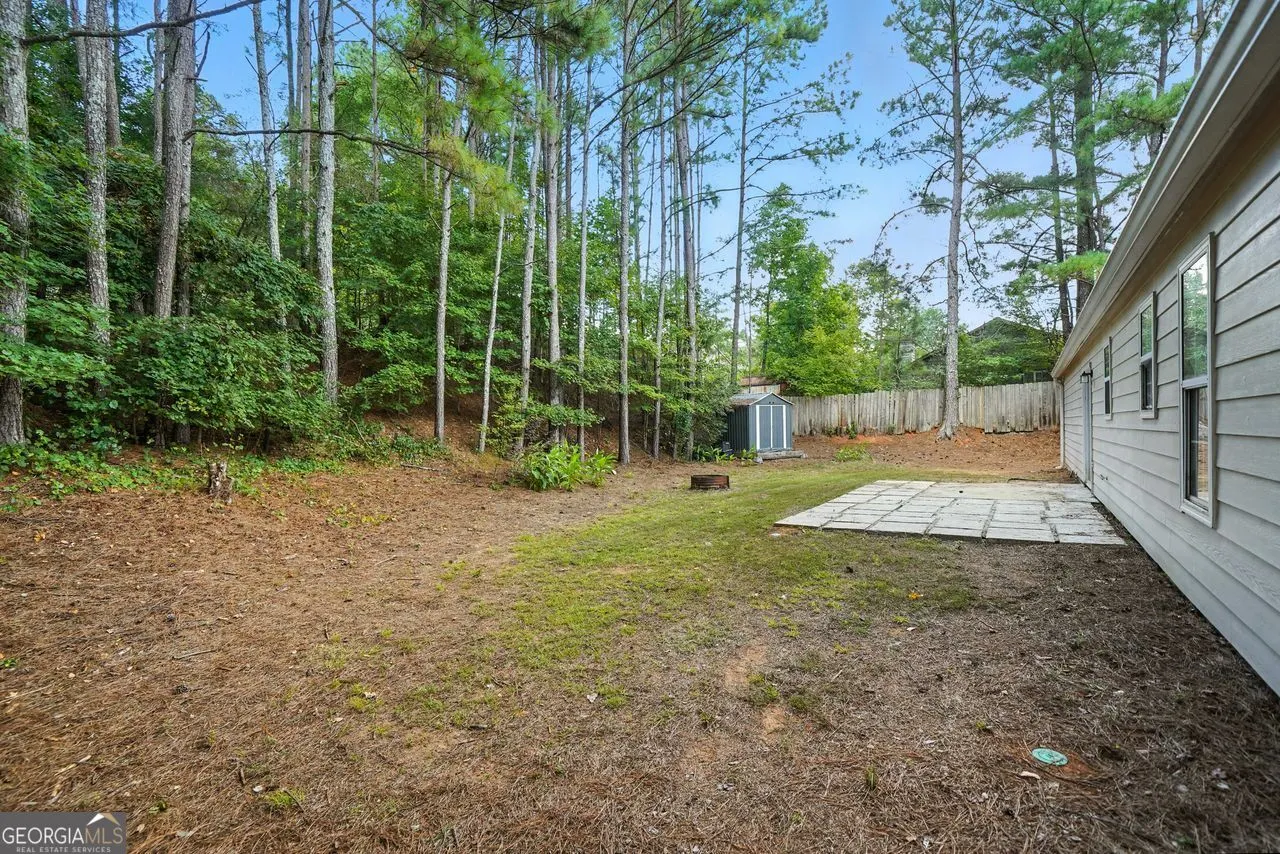 502 E Lake Court