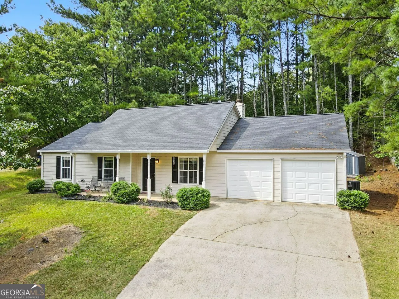 502 E Lake Court