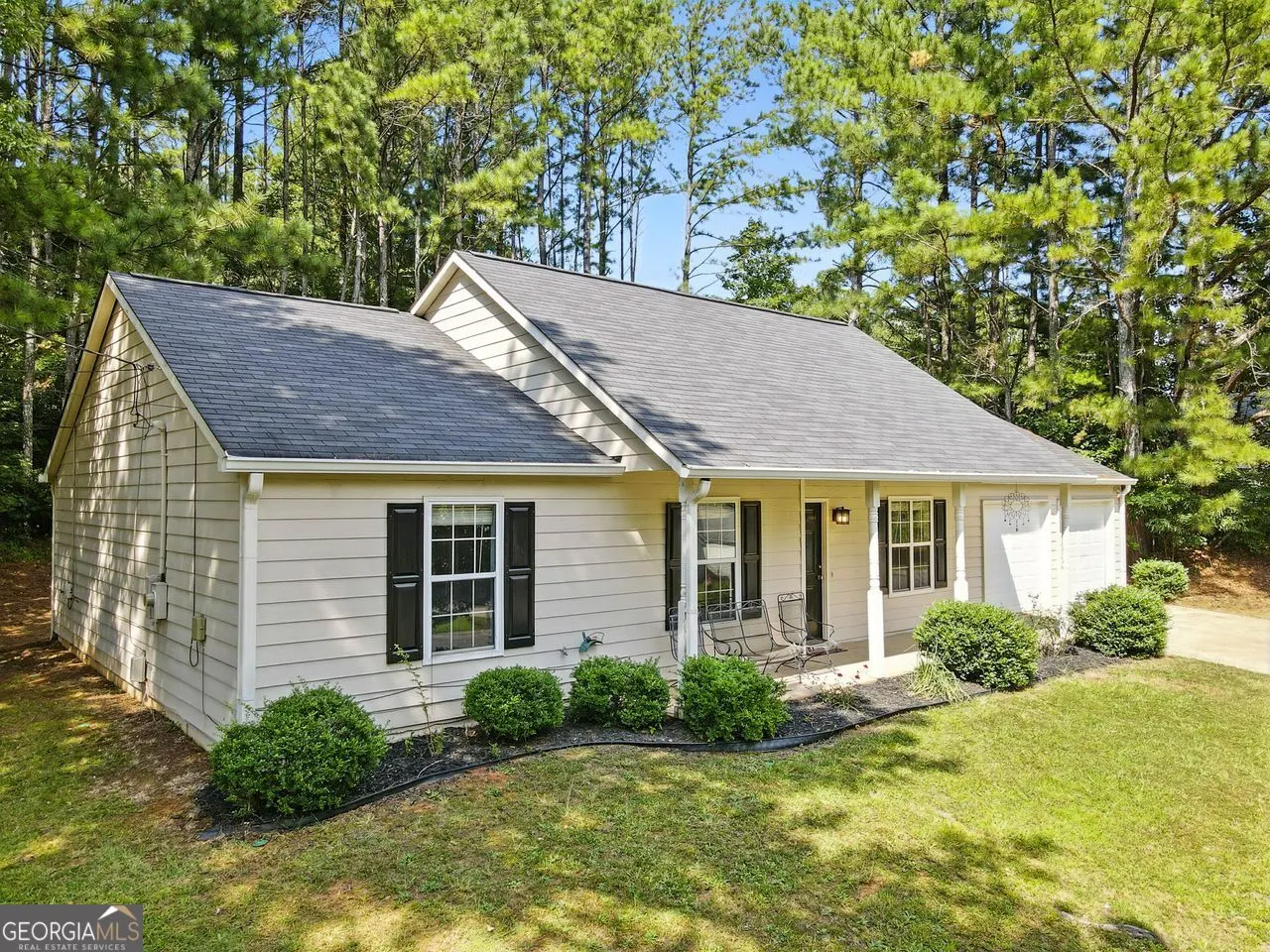 502 E Lake Court