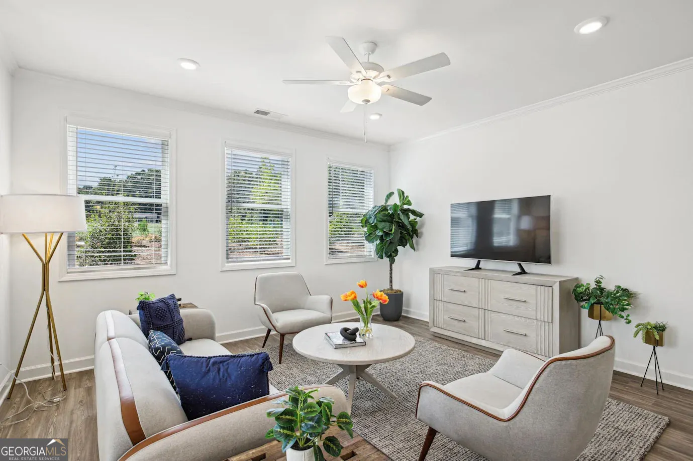 5083 Woodland Hills
