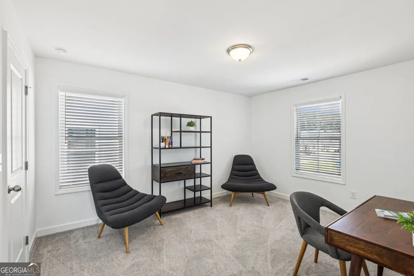 5083 Woodland Hills