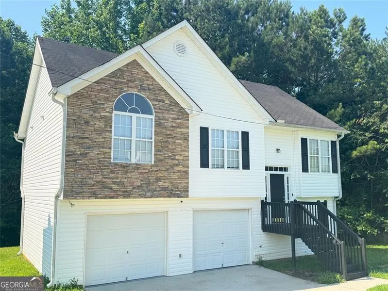 4044 Robin Circle