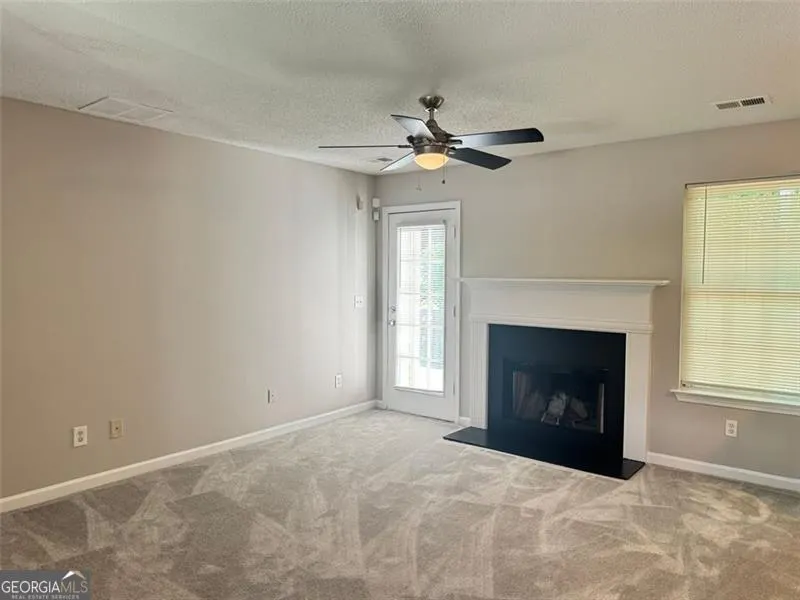 4044 Robin Circle