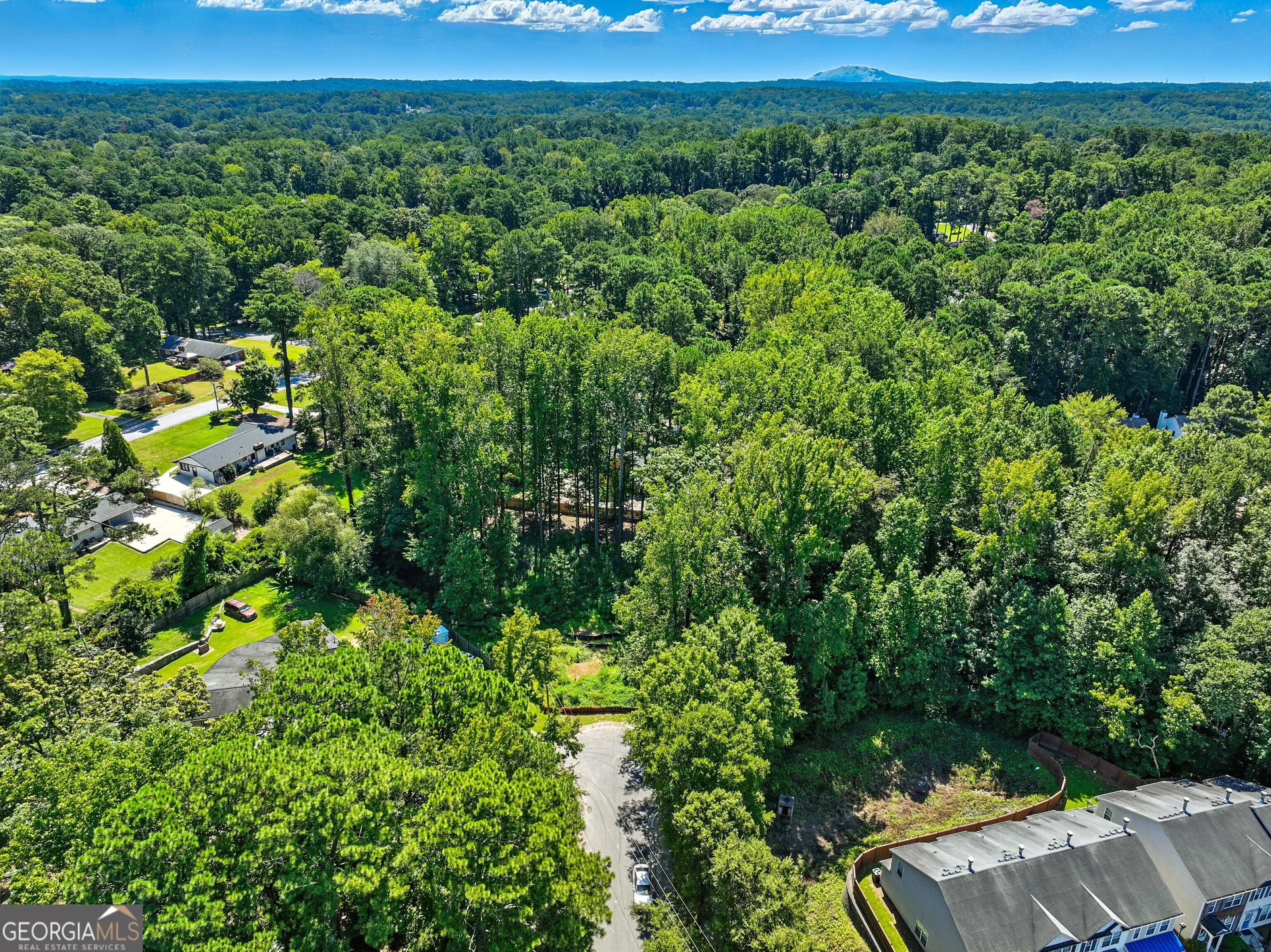 1034 Redwood Court