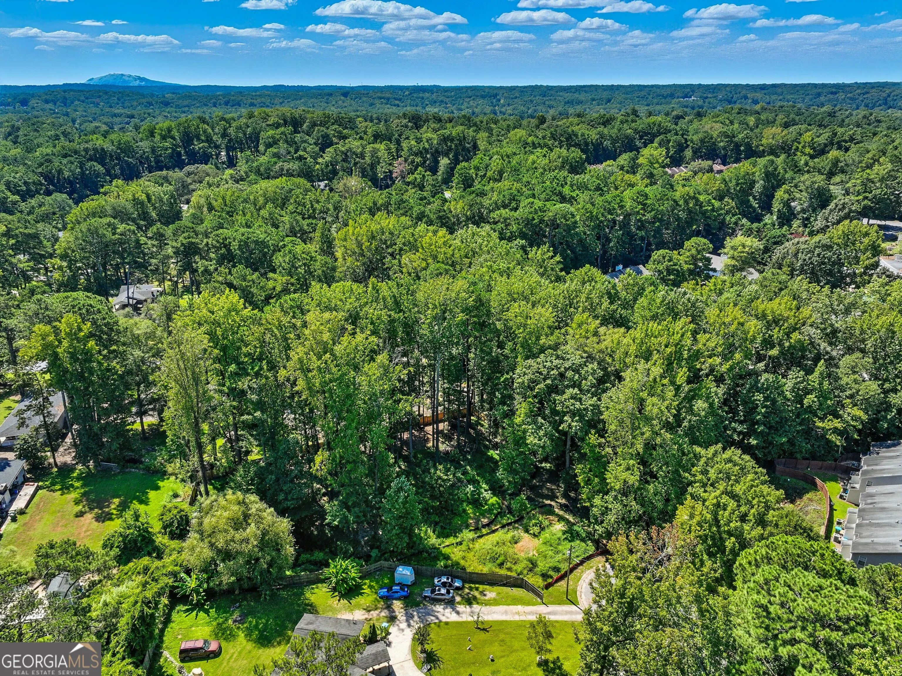 1034 Redwood Court