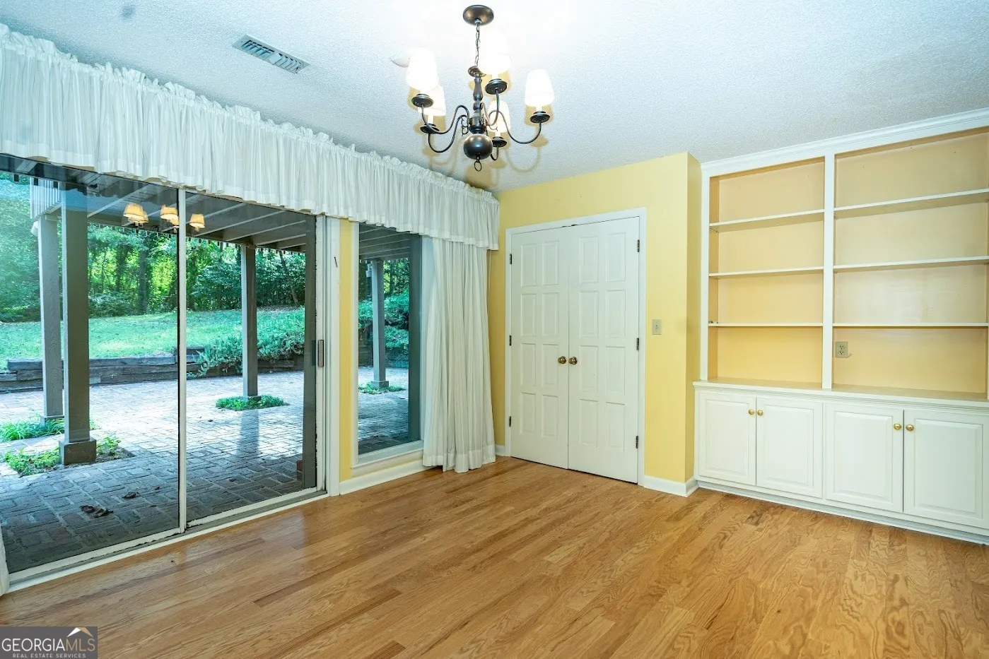 724 Camellia Drive