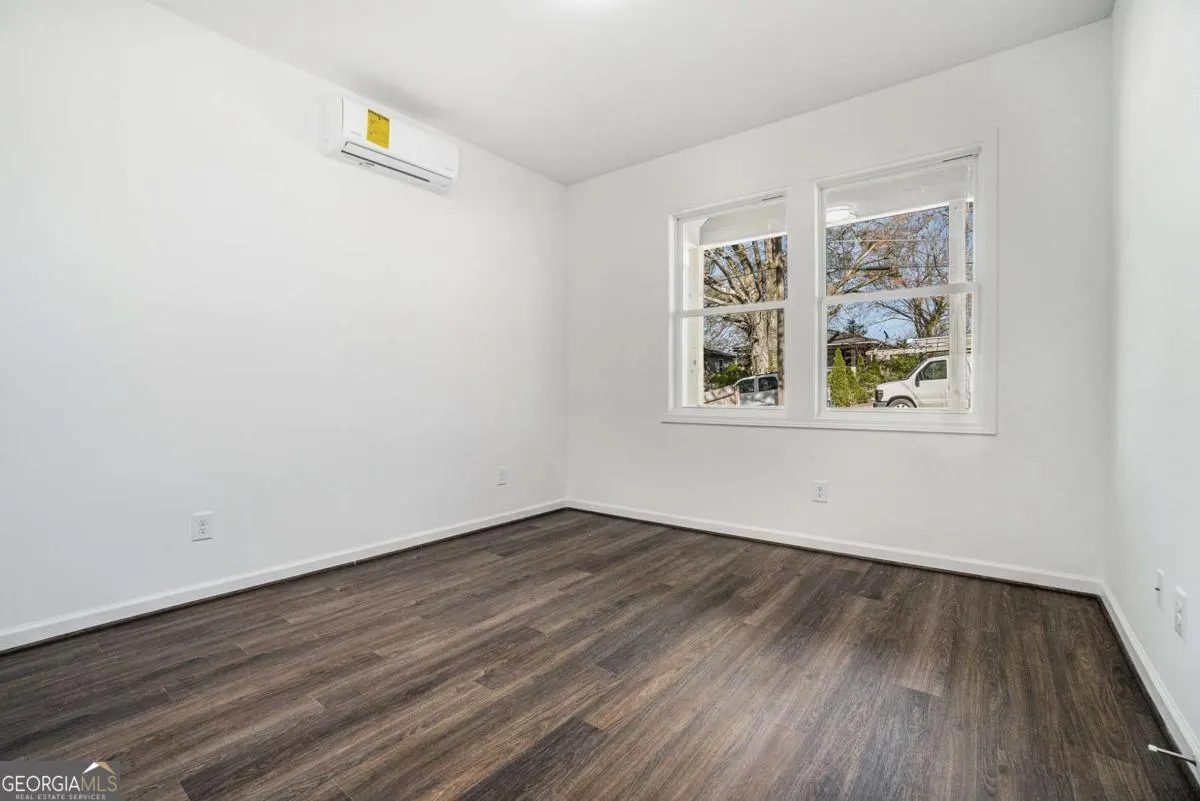 102 Dahlia Avenue NW