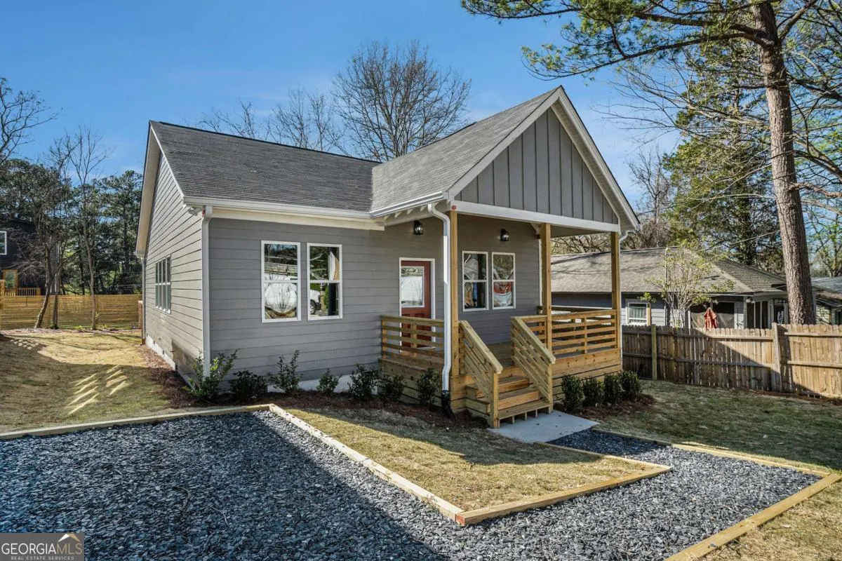 102 Dahlia Avenue NW