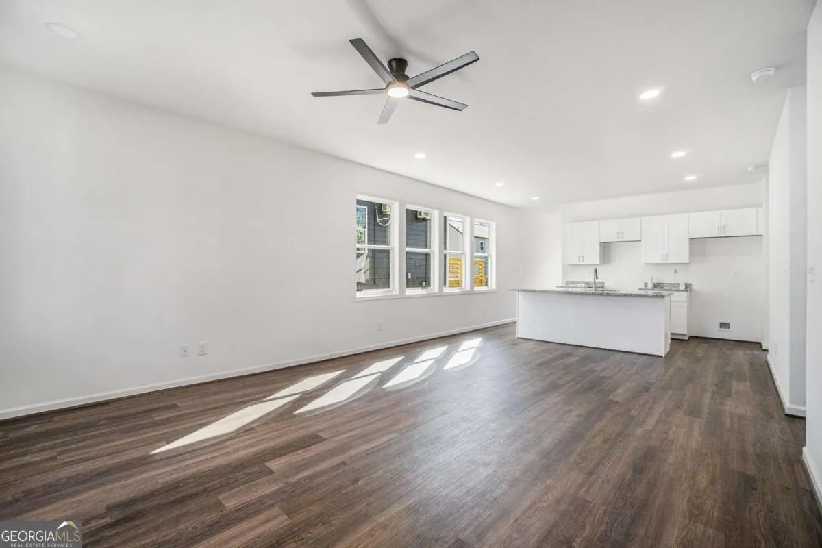 102 Dahlia Avenue NW