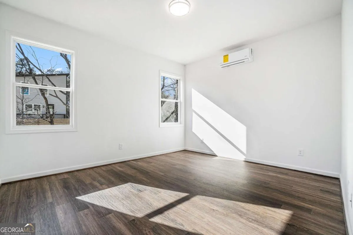 102 Dahlia Avenue NW