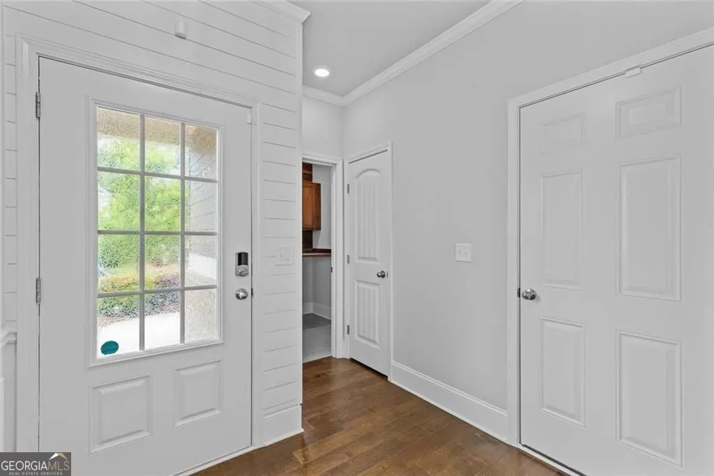 6469 Crosscreek Lane