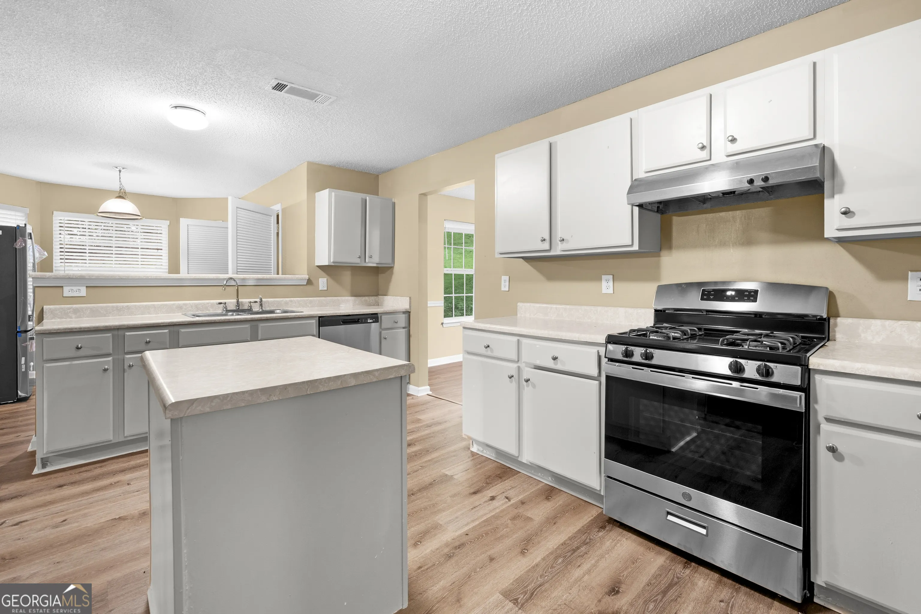 4161 Ward Lake Trail