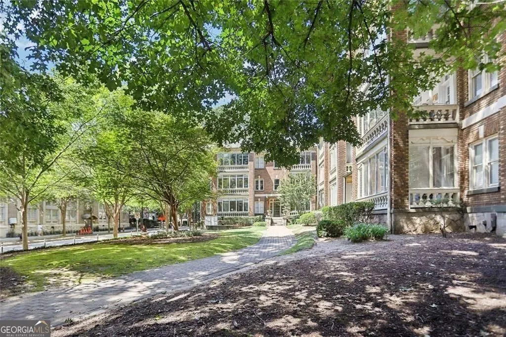 21 272 14th Street NE, #21