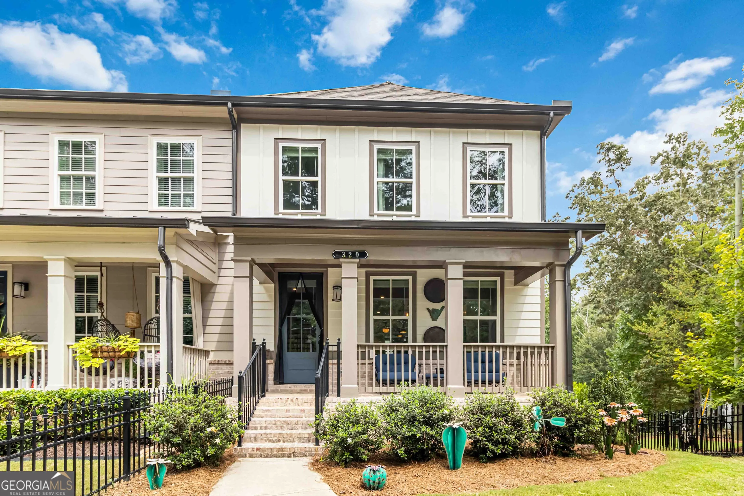 320 Oak Arms Way