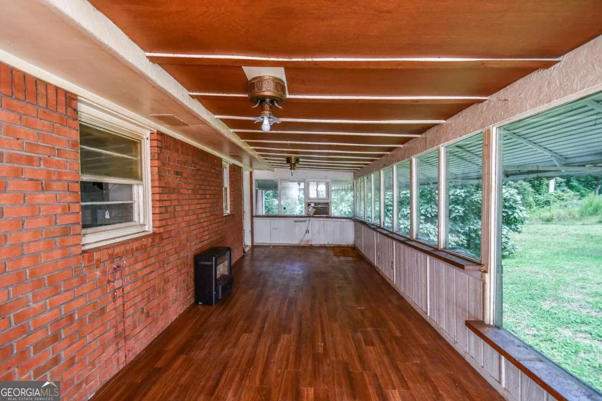 35 Robinson Drive