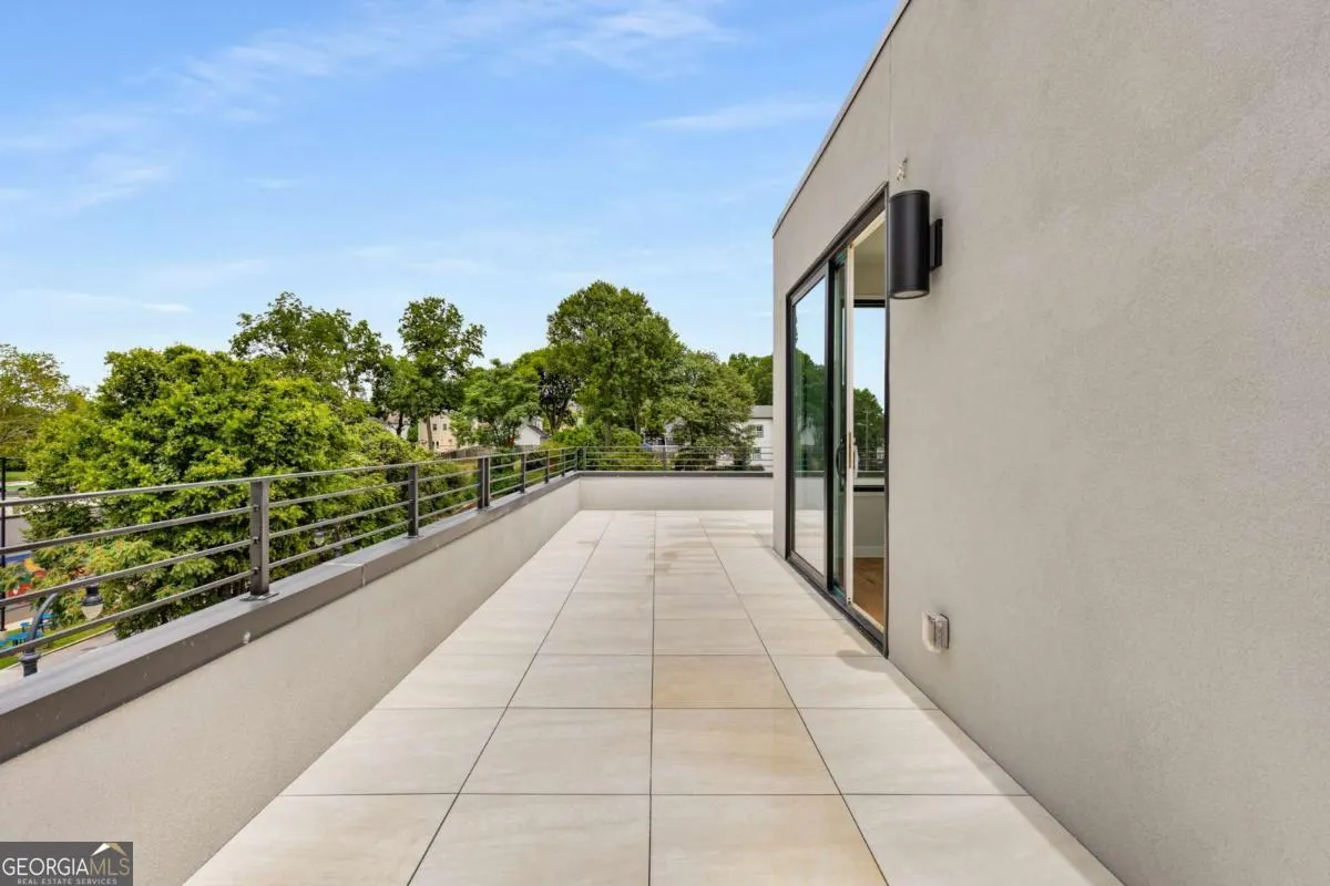 1 105 Georgia Avenue SE, #1