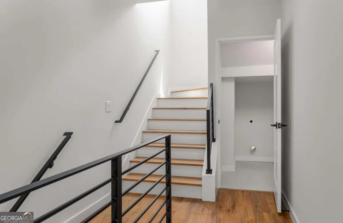 1 105 Georgia Avenue SE, #1