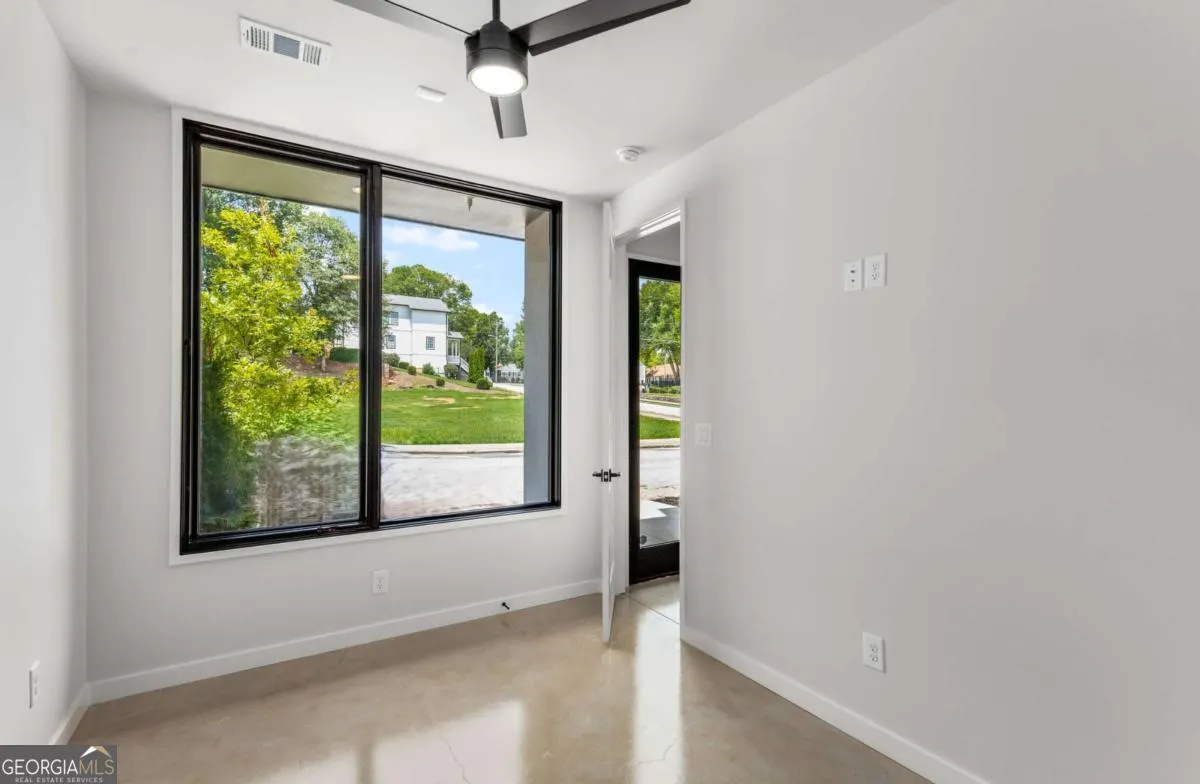 1 105 Georgia Avenue SE, #1