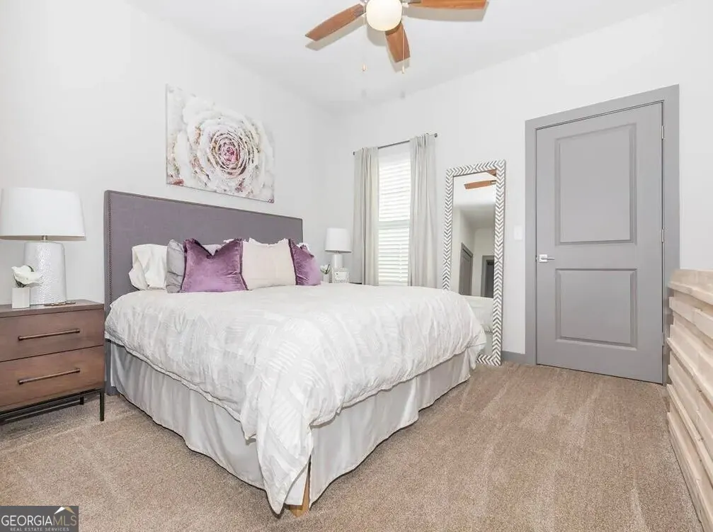 1302 2080 One White Oak Lane, #1302