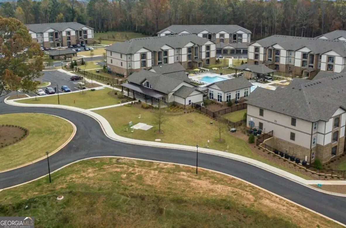 1302 2080 One White Oak Lane, #1302