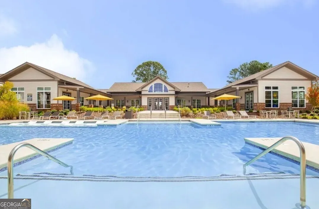 1302 2080 One White Oak Lane, #1302