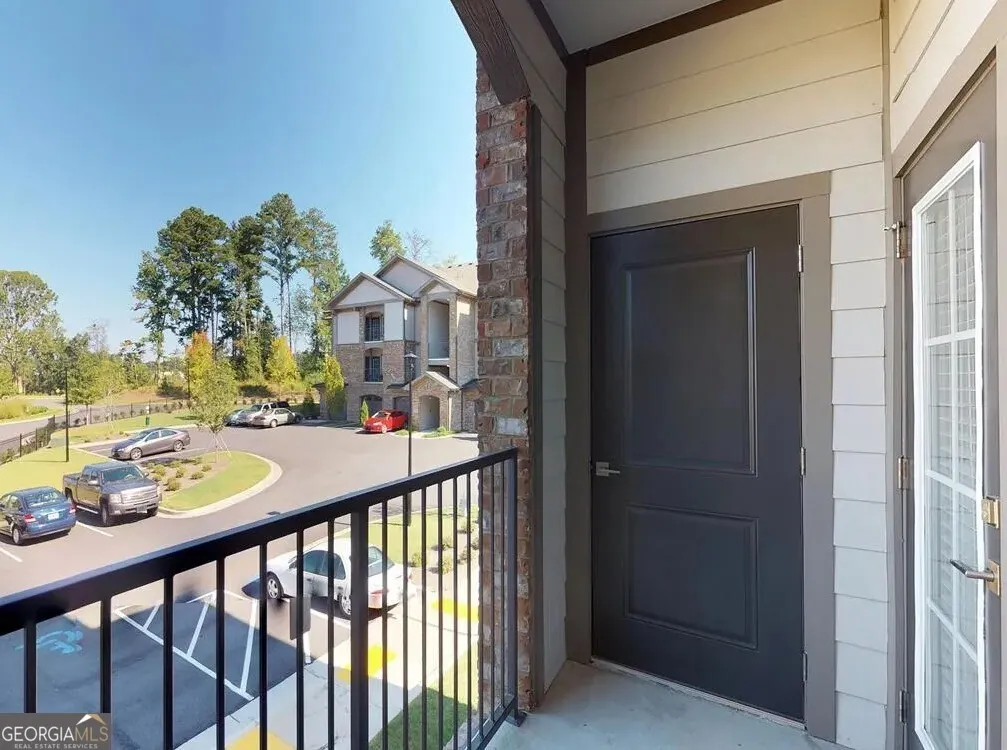 1302 2080 One White Oak Lane, #1302