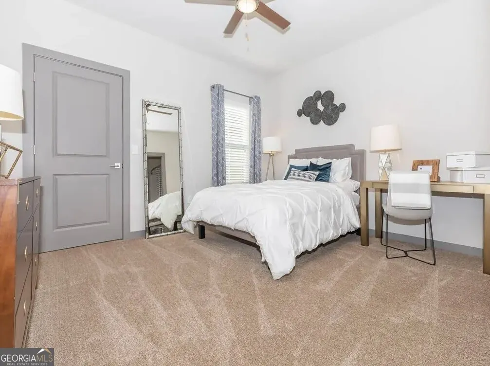 1302 2080 One White Oak Lane, #1302