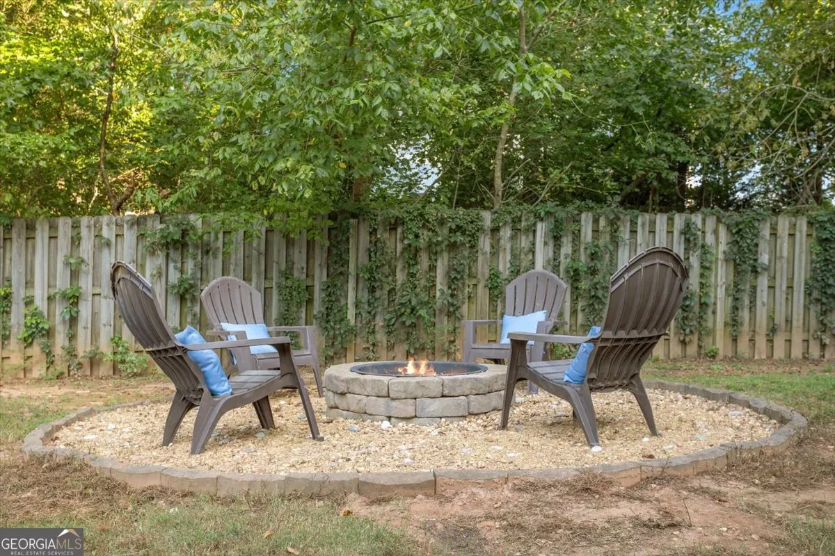 422 N Hampton Trail