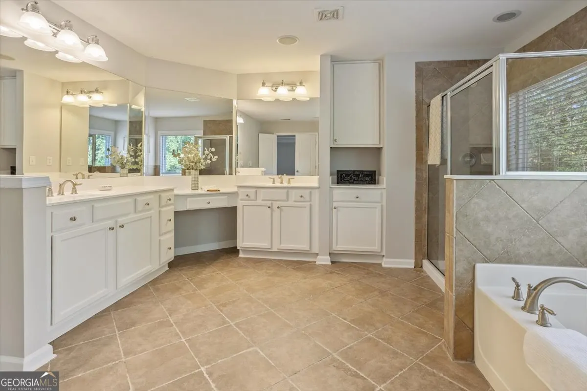 422 N Hampton Trail