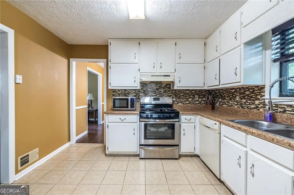 230 Carriage Circle