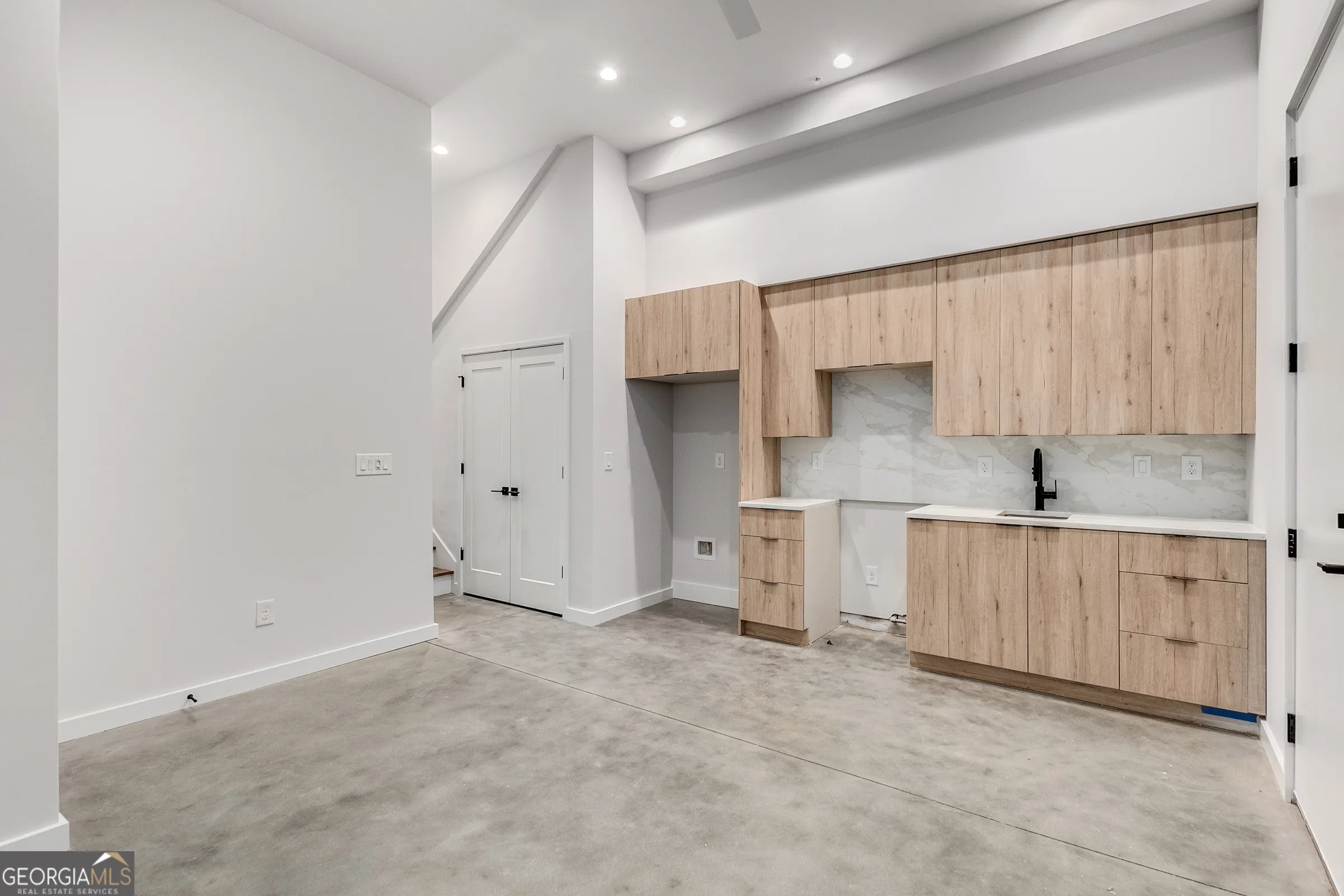 4 105 Georgia Avenue SE, #4