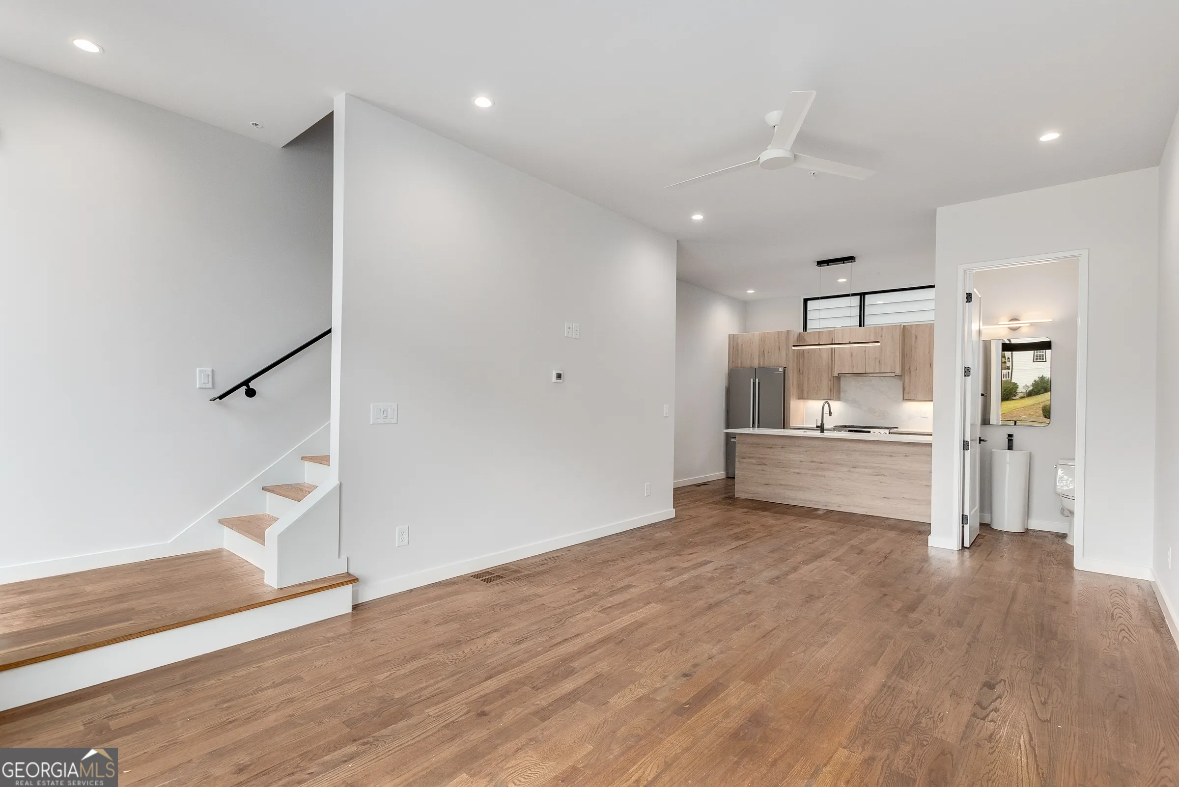 4 105 Georgia Avenue SE, #4