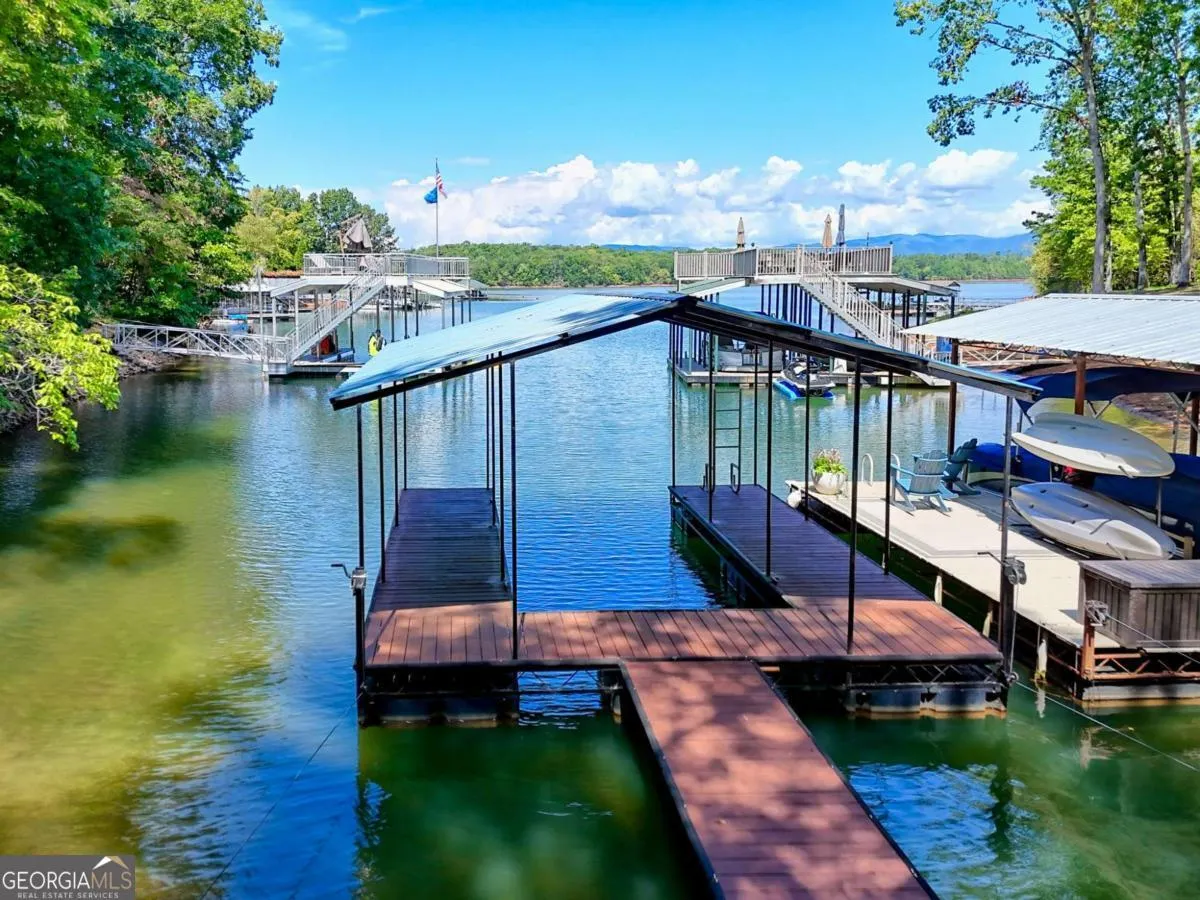 2204 Cedar Cliff Road