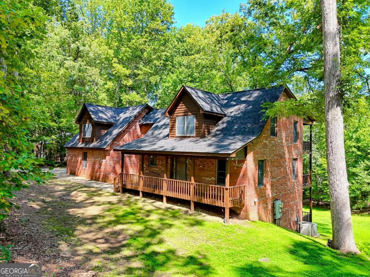 2204 Cedar Cliff Road