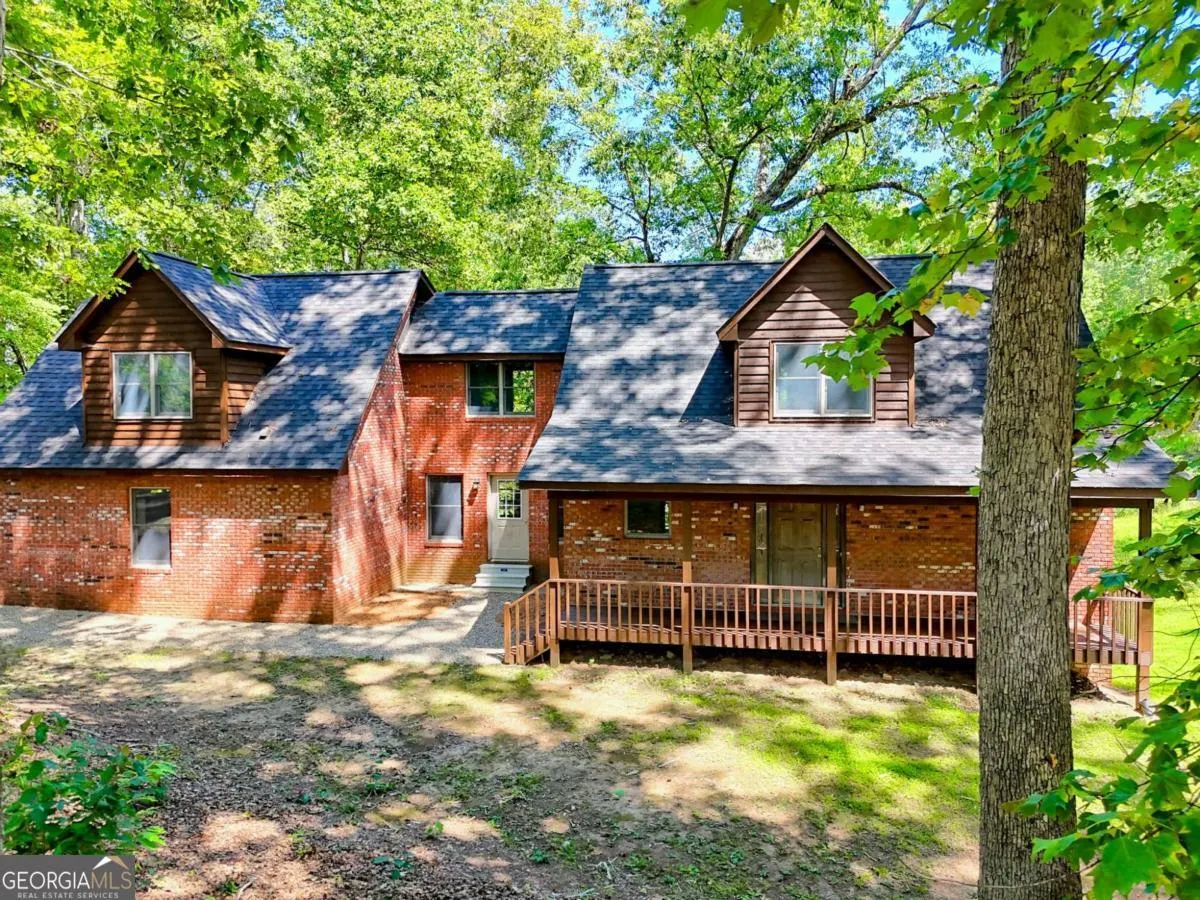 2204 Cedar Cliff Road