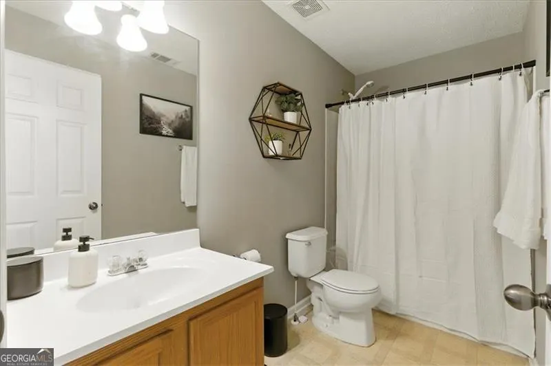 302 OAK LEAF Place
