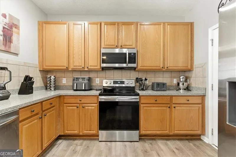 302 OAK LEAF Place