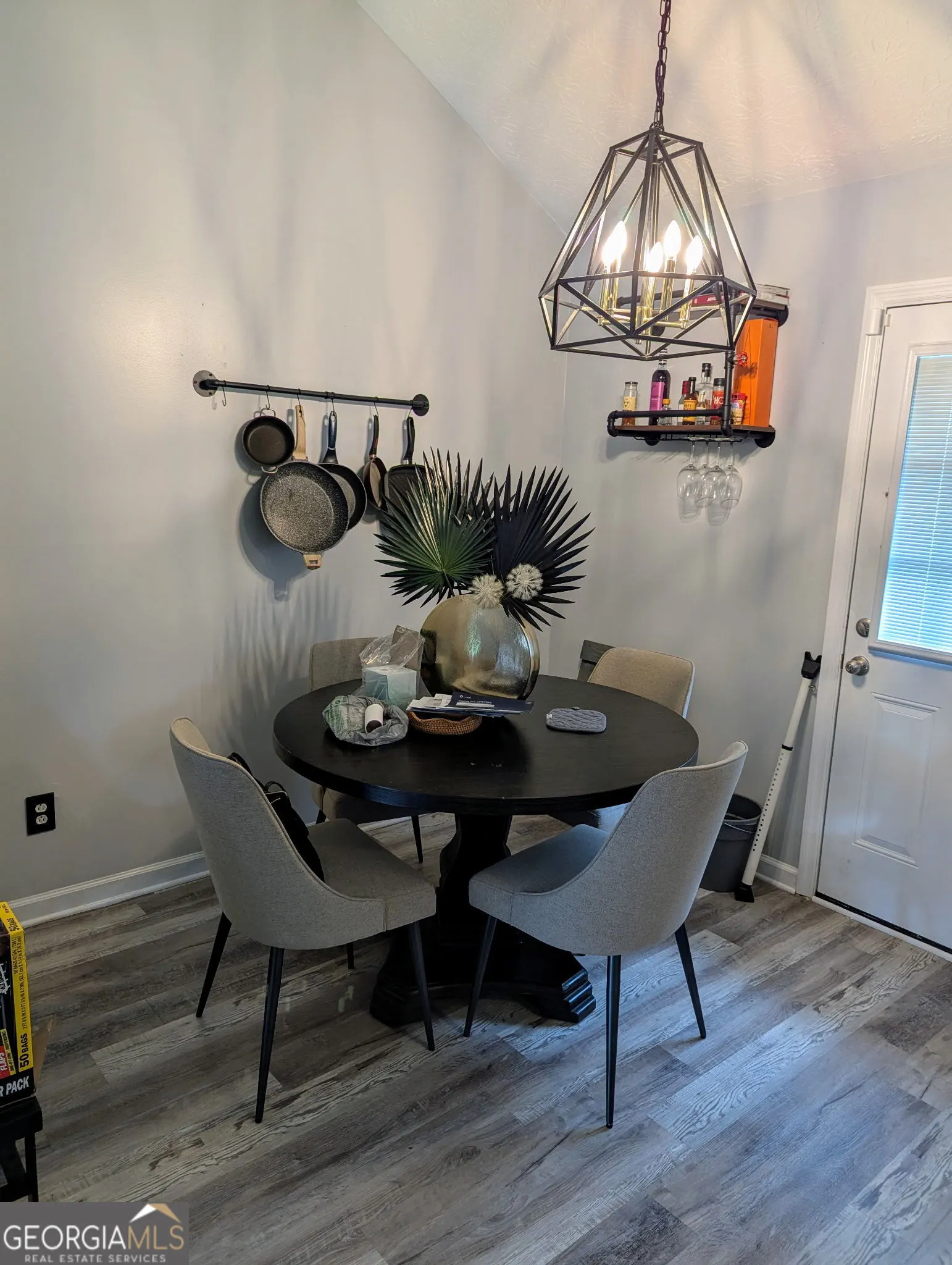 9386 Woodknoll Lane