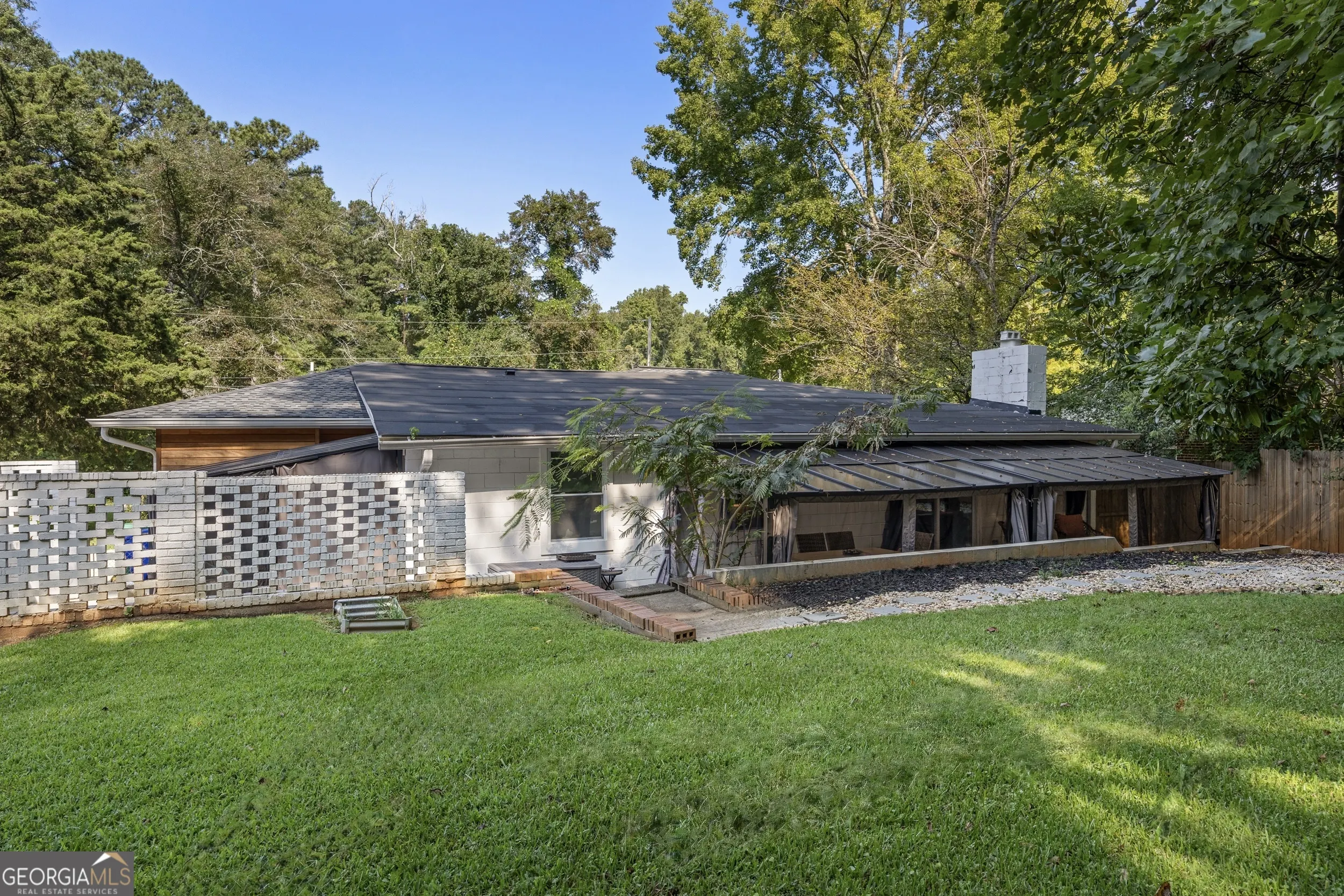 1948 STARMOUNT Way