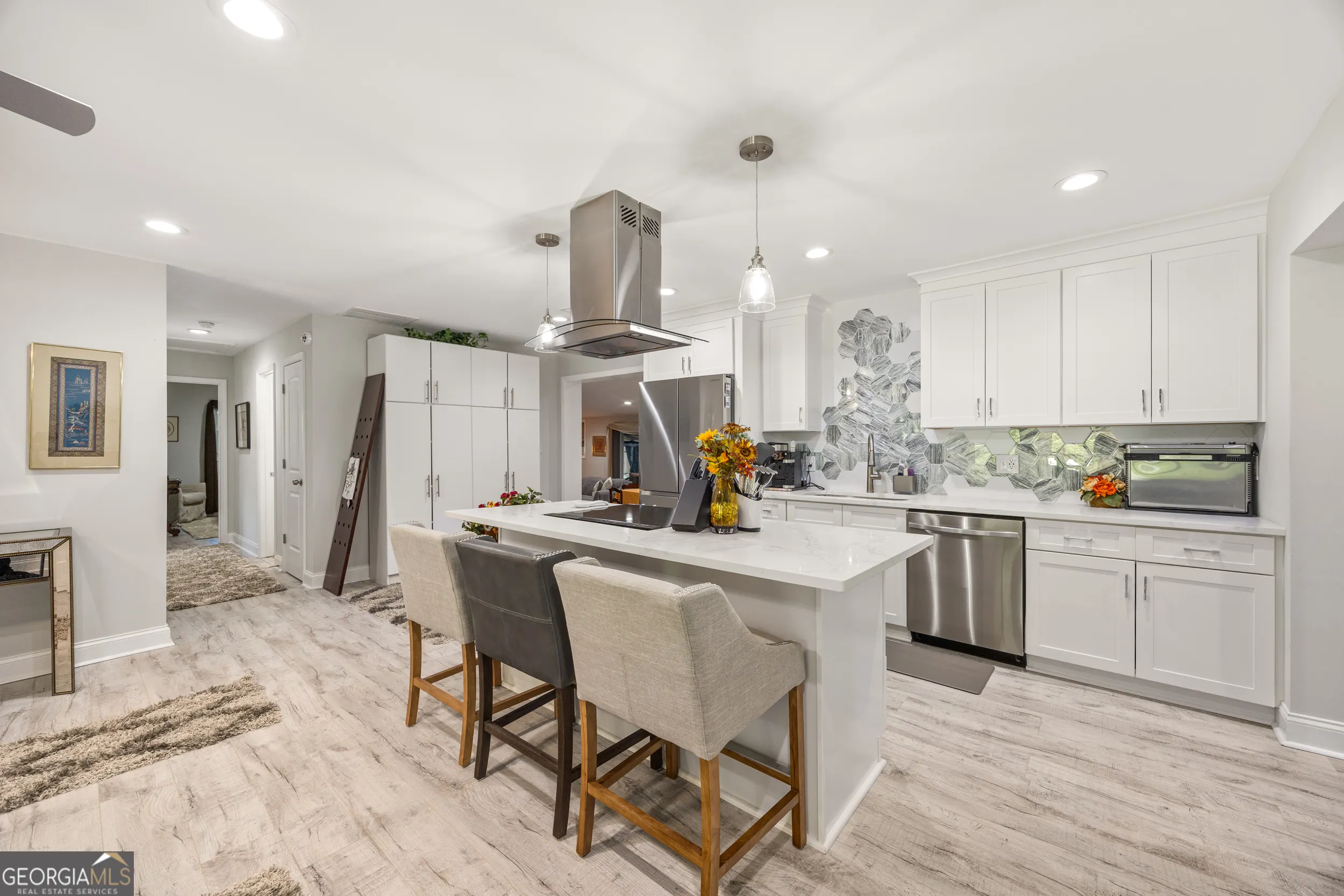 1948 STARMOUNT Way