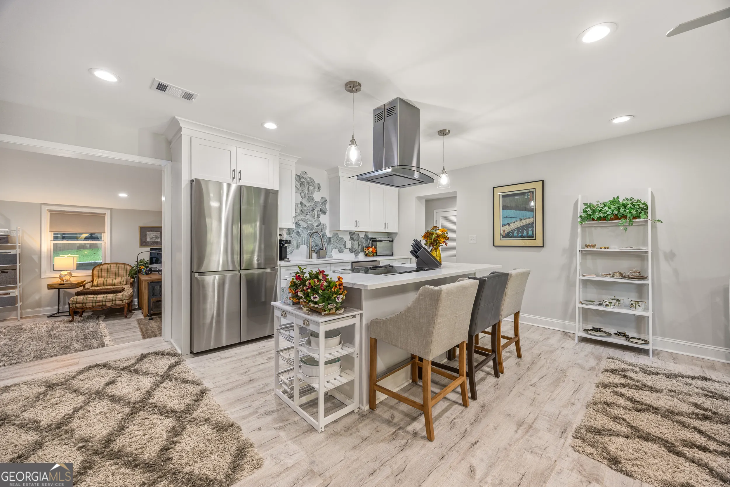 1948 STARMOUNT Way