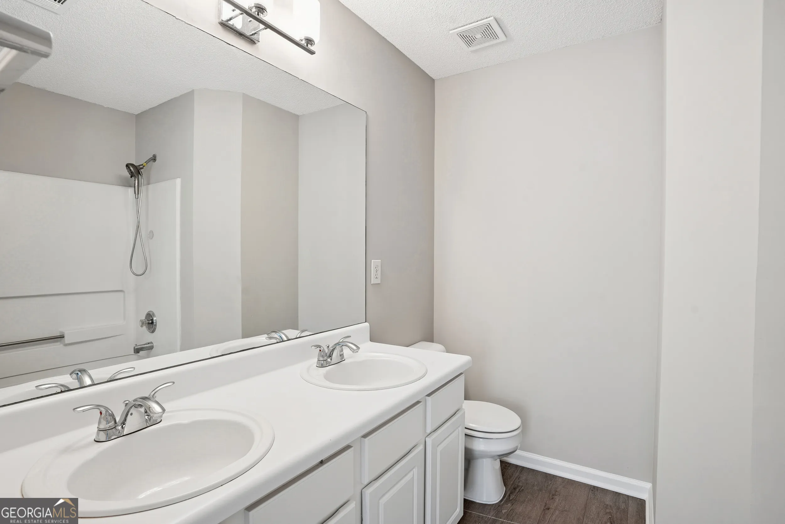 3742 Berkeley Crossing